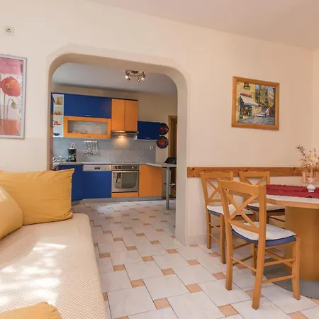 Awesome In With Kitchen Apartment *