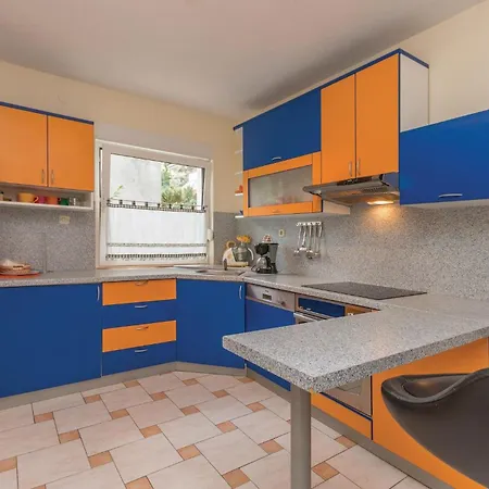 Awesome In With Kitchen Apartamento Donji Karin